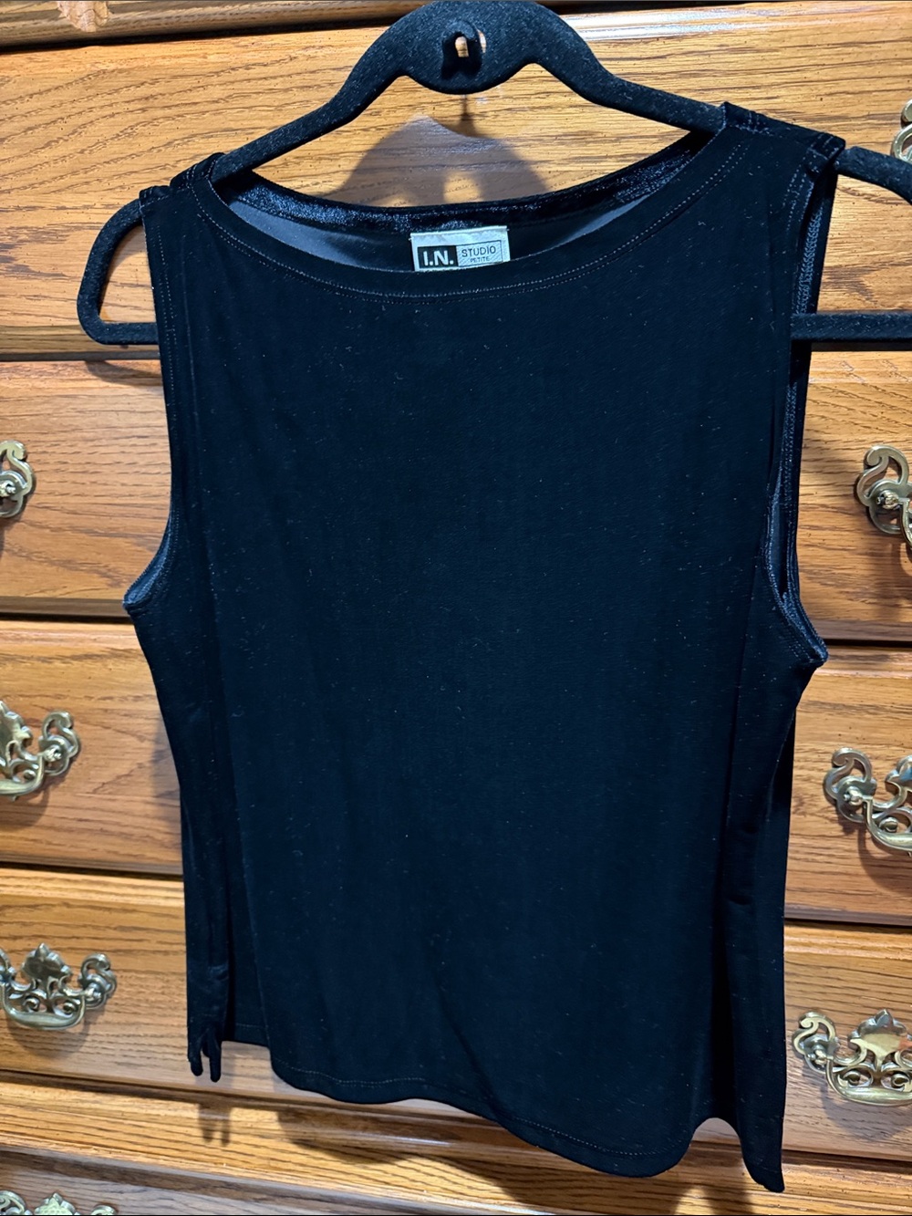 I.N. Studio Black Sleeveless Crewneck Tank Top